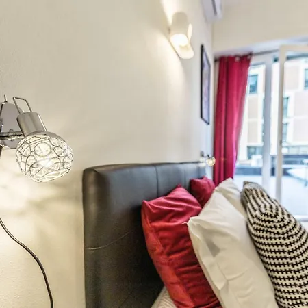 Гостевой дом Central City Rooms 4*