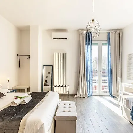 Guest house Central City Rooms