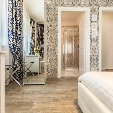Central City Rooms Guest house