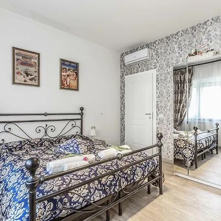 Guest house Central City Rooms