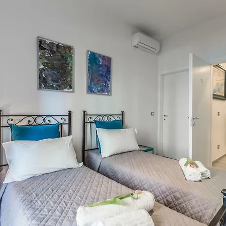 Guest house Central City Rooms