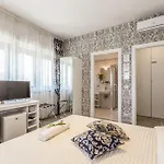 Pensión Central City Rooms 4*