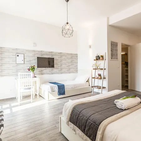 Konukevi Central City Rooms 4*