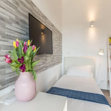 Guest house Central City Rooms