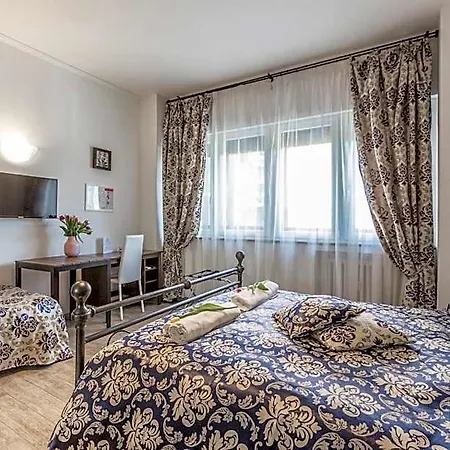 Central City Rooms 4*