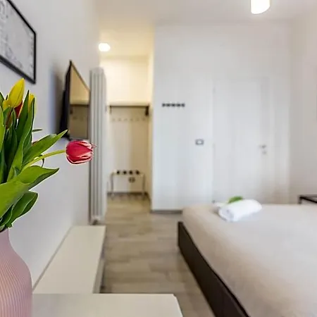 בית הארחה Central City Rooms 4*