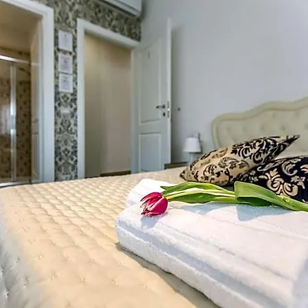 Central City Rooms 4*