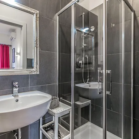 Guest house Central City Rooms