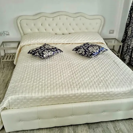 Konukevi Central City Rooms Bolonya