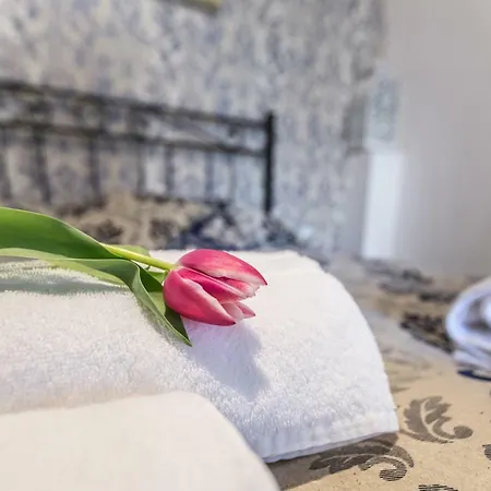 Central City Rooms Konukevi 4*