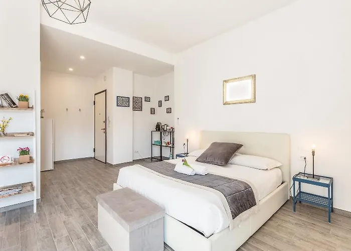 Central City Rooms Pensión 4*