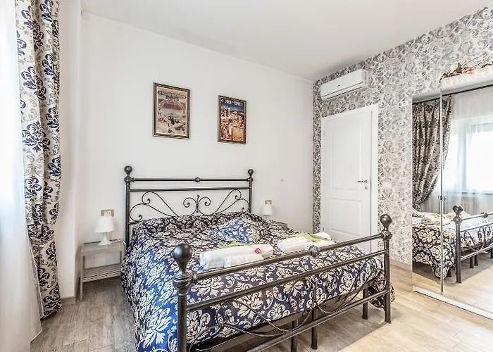 Central City Rooms Pensión 4*