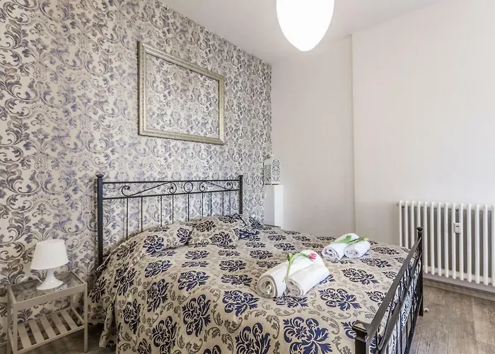 Central City Rooms Penzion Boloňa
