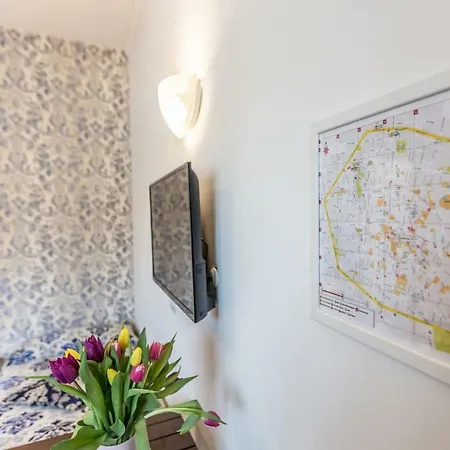 Central City Rooms 4*